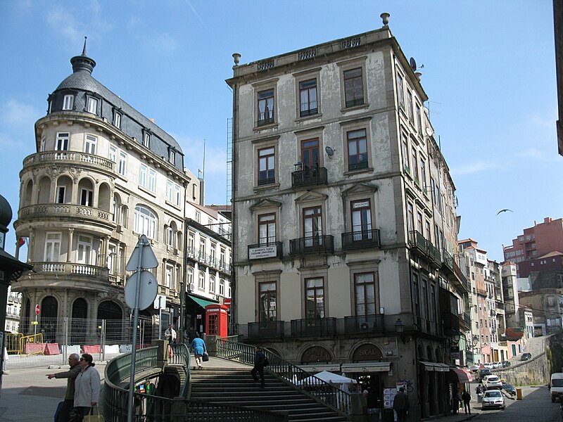 File:Porto, Praça de Almeida Garrett (06).jpg