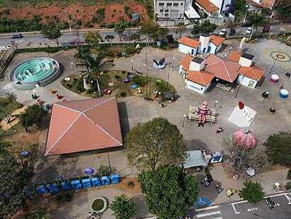 Como chegar até Praça Dos Exageros com o transporte público - Sobre o local