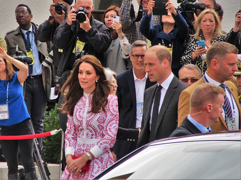 File:Prince William and Kate (29844090032).jpg