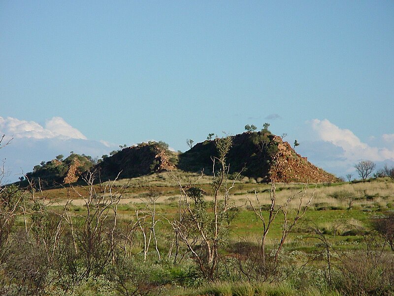 File:Pyramids ridge near Nanutarra.jpg