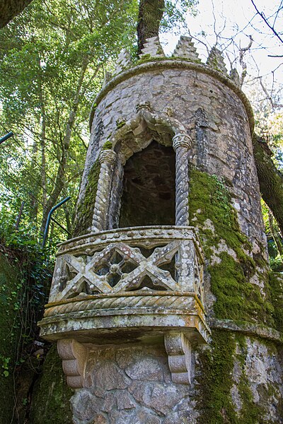 File:Quinta da Regaleira (34976112551).jpg