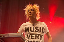 Hide (musician) - Wikipedia