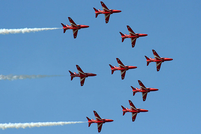 File:Red Arrows (5137095626).jpg