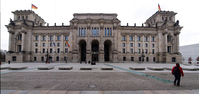 File:Reichstag Ostseite (RalfR).jpg