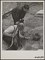 Romeins grafveld in Nijmegen. Archeoloog H. Brunsting (boven), Bestanddeelnr 052-0164.jpg