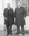 1909 إلى 1913 (من اليمين): ويليام هوارد تافت ثيودور روزفلت