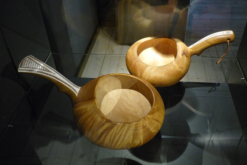 File:Sami milking bowls - Arctic Museum.jpg