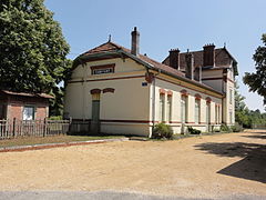 Sampigny ; gare de taille moyenne.