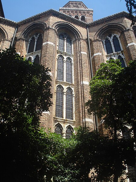 File:Santa Maria Gloriosa dei Frari facade 2.JPG