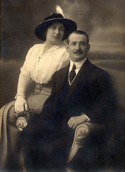 File:Sarah Aaronsohn and her husband.jpg