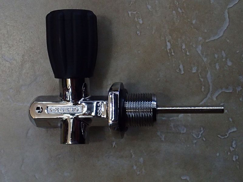 File:Scuba cylinder valve back P8160054.jpg