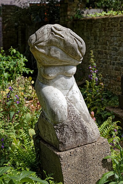 File:Sculpture Gibberd Rooms Gallery patio garden Gibberd Garden Harlow Essex England.jpg