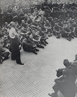 March 1944, striking Breda workers listen to German General Funck enjoining them to resume work. Sesto San Giovanni - Scioperi del 1944.jpg