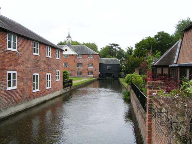 Looking from the town along the River Test towards the Whitchurch Silk Mill