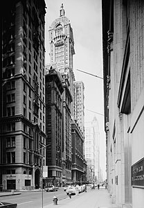 El edificio visto desde Broadway.