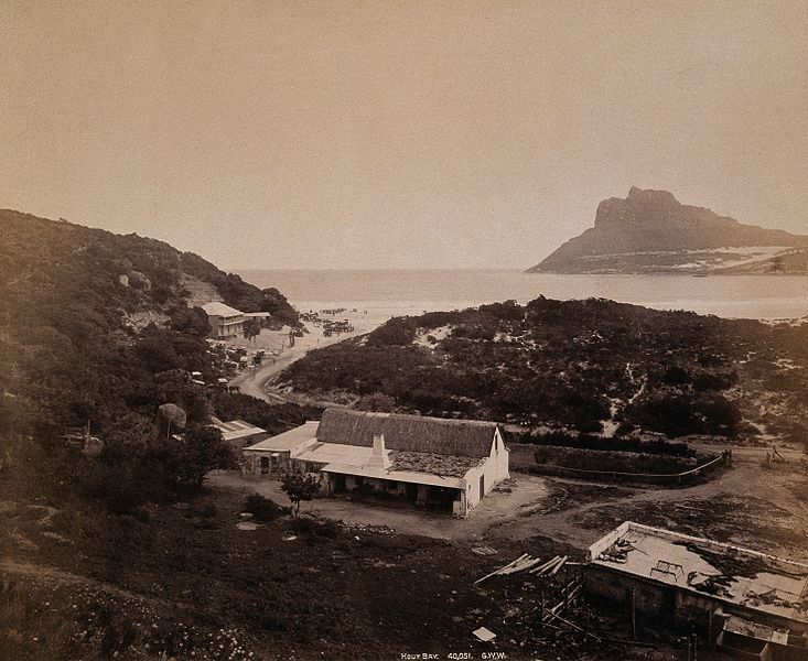 File:South Africa; Hout Bay behind Table Mountain. Photograph by Wellcome V0037941.jpg