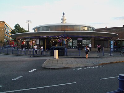 サウスゲイト駅