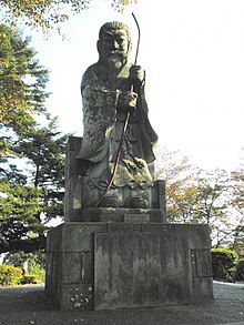 Statue de l'empereur Keitai.jpg