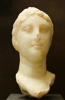 Statuette Arsinoe III Louvre Ma3527.jpg
