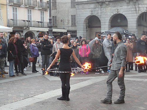 Street Performer in Como