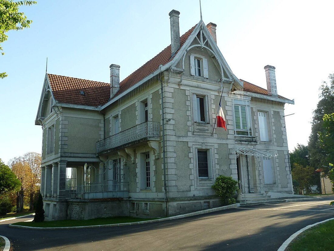 File:Stseverin mairie.JPG