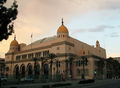 How to get to Shrine Auditorium with public transit - About the place