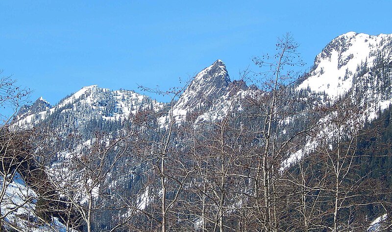 File:The Tooth near Snoqualmie Pass.jpg