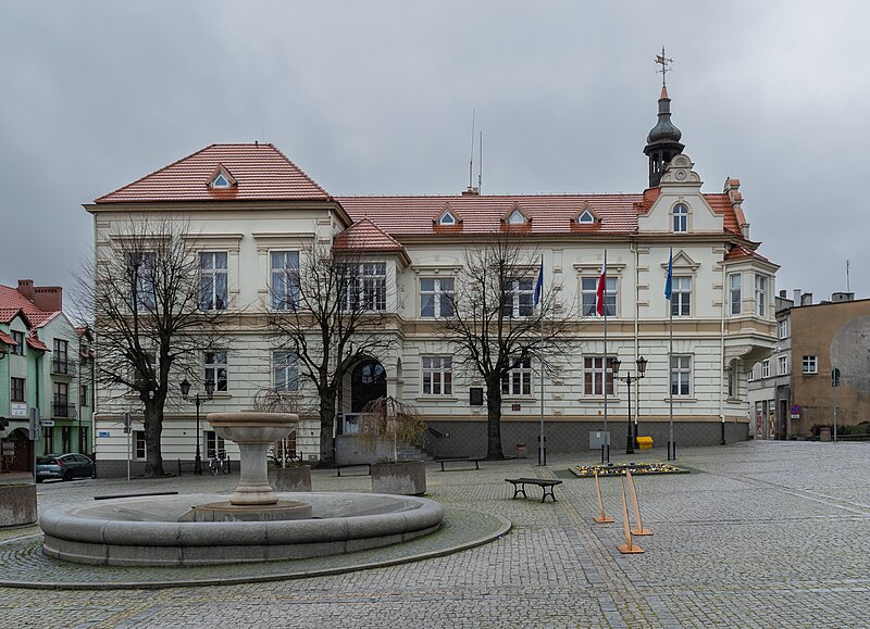 File:Town hall in Walcz (3).jpg