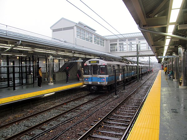 An inbound Blue Line train at Orient Heights in 2013