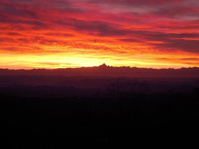 File:Tramonto Monviso.jpg