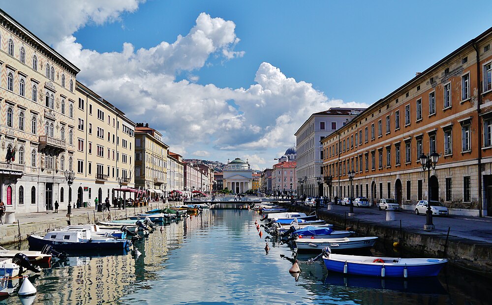 Trieste Canal Grande 01
