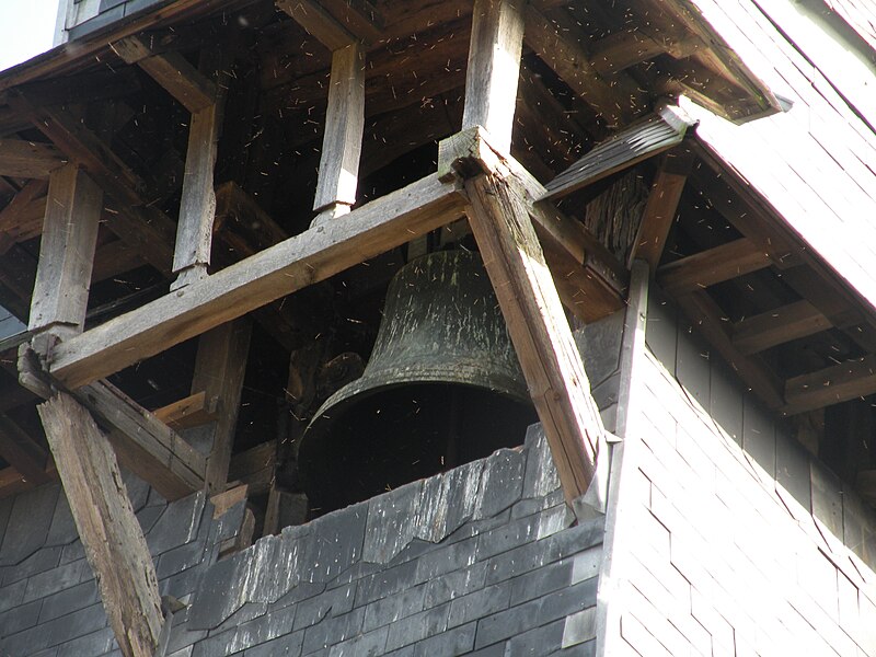 File:Troissereux église cloche.JPG