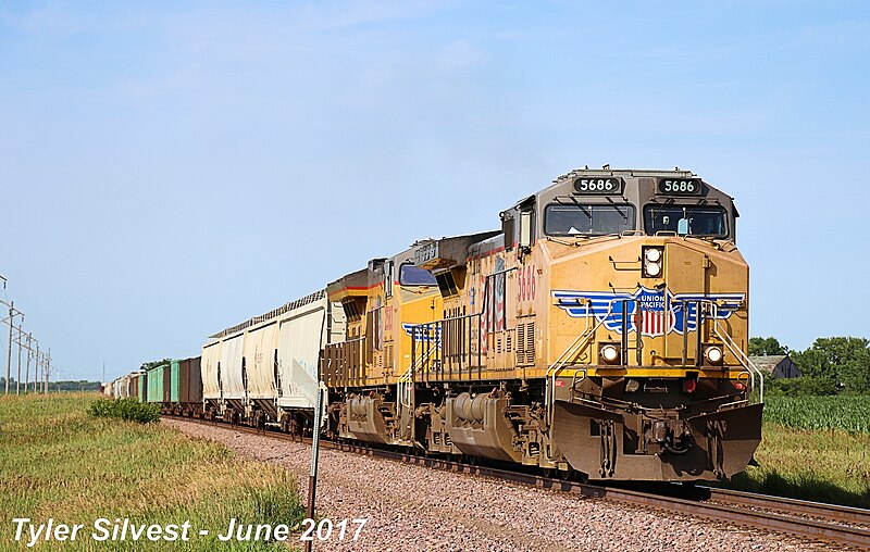 File:UP 5686 Leads SB Manifest 6-27-17 (35651135842).jpg