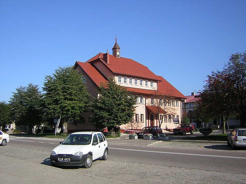 File:Urząd Gminy w Dąbrównie.jpg