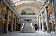 The second floor, showing the west atrium UtahStateCapitol-Mar2008-b.JPG