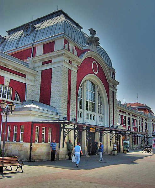 File:Varna Railway Station HDR.png