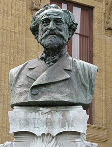 Verdi's bust outside the Teatro Massimo in Palermo Verdi palermo bust 200805.jpg
