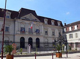 Vesoul - townhall - main entrance.jpg