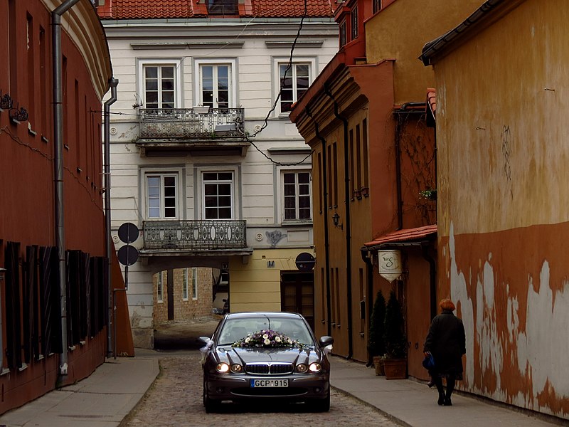 File:Vilnius (12664377744).jpg