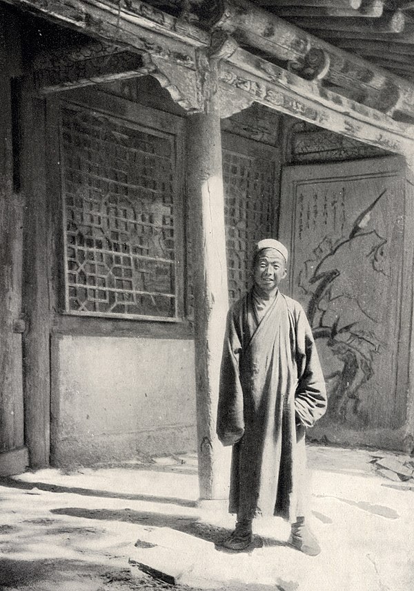 Abbot Wang Yuanlu, discoverer of the hidden Library Cave