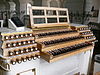 Weissenau Holzhey-Orgel Spieltisch 2.jpg