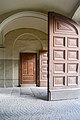 Deutsch: Die Tür zum Raum 291 neben dem Südportal der Dragonerkaserne (ehem. Alpenjägerkaserne) in Wels. English: Door at the south portal of the former cavalry barracks in Wels (Austria)   This media shows the protected monument with the number 66391 in Austria. (Commons, de, Wikidata)