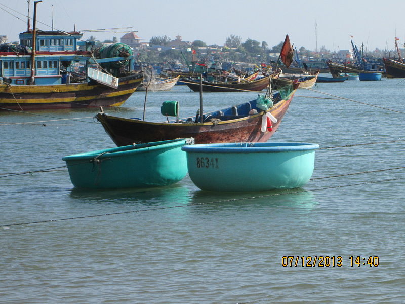 File:'TUB FISHING BOATS' only in Mui Ne..JPG