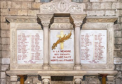 Monumento ai caduti nella parrocchia di San-Salvi