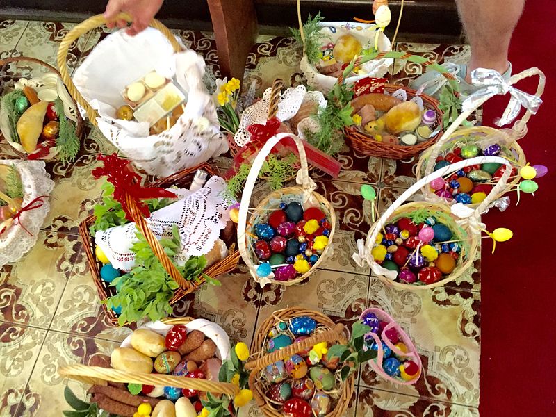 File:Święconka, Blessing Easter Basket in Brisbane.jpeg