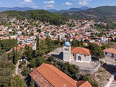 Thermo mit der Kirche Agios Nektarios