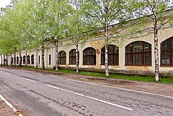 Здание бывшей конюшни Гусарского полка на Огородной улице