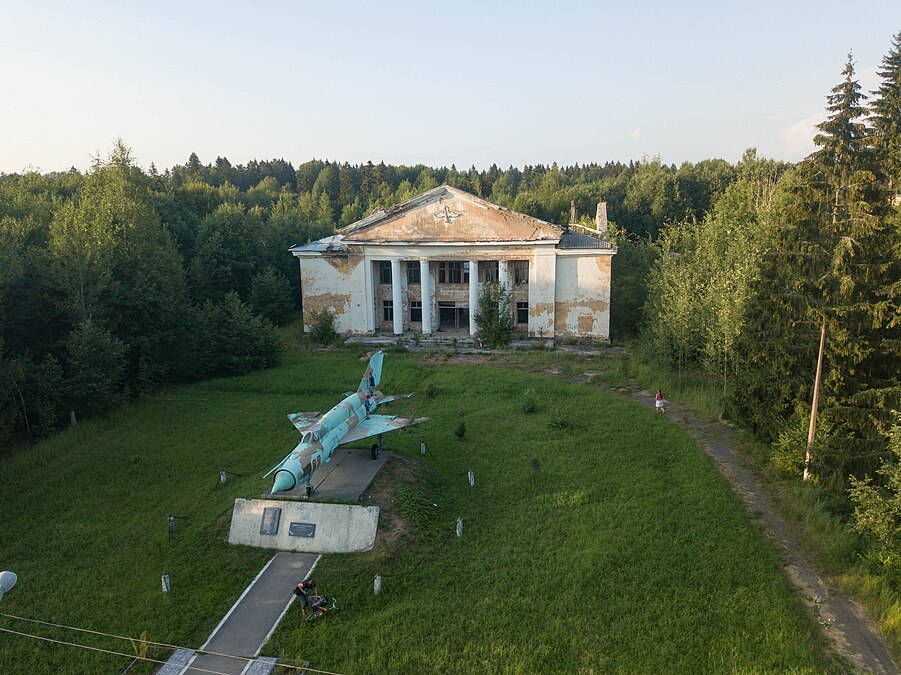 MiG-21R as a monument in front of HoC. Picture was used in Wikipedia article about the settlement infobox