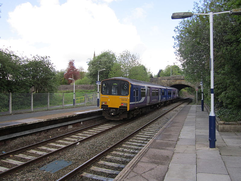 File:150142 departs Pemberton railway station.jpg