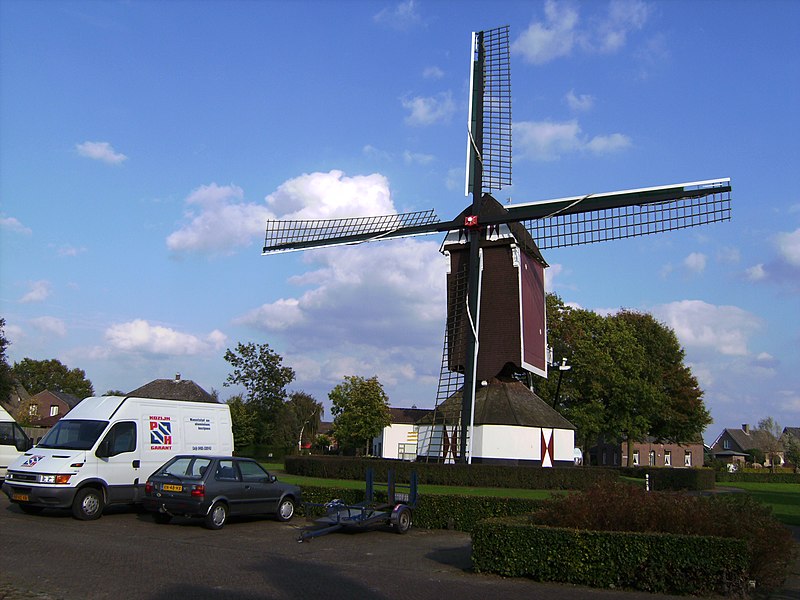 File:2007-09-16 17.28 Oploo, molen foto1.JPG